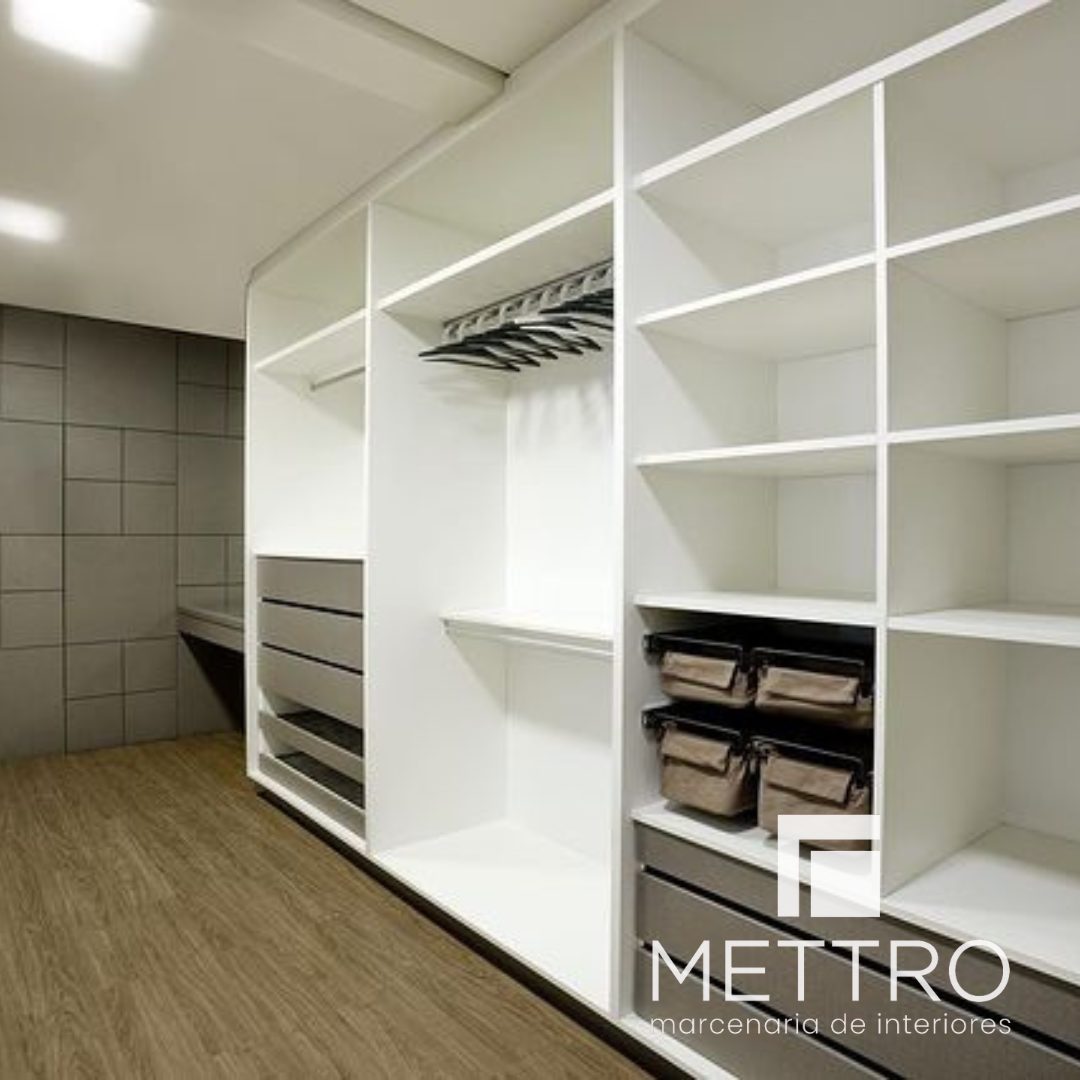 Closet aberto — projeto de marcenaria sob medida